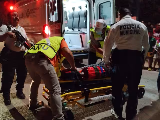 El sujeto fue trasladado al hospital para recibir el tratamiento indicado.