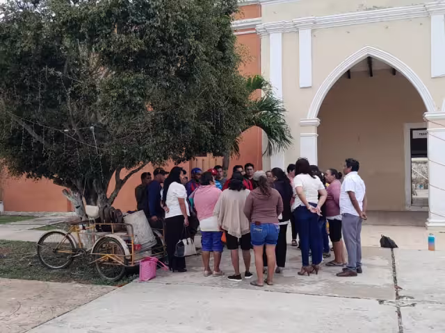 Los empleados del Sindicato de los Tres Poderes recibieron su quincena tras una manifestación pacífica