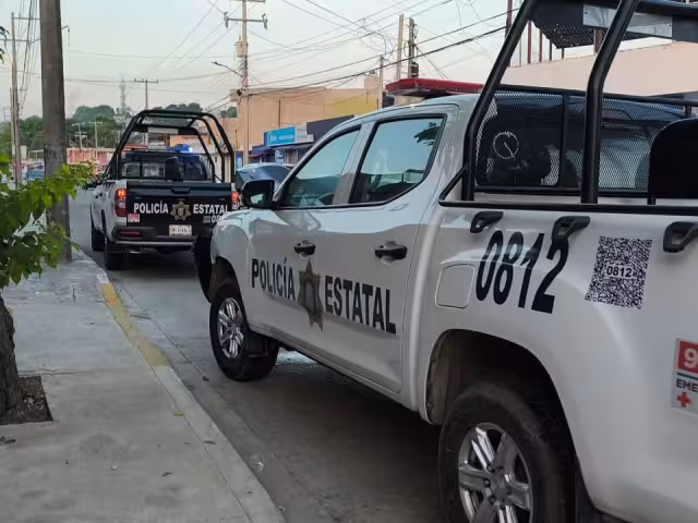 Dos mantas presuntamente del grupo delictivo “Pura Gente Nueva” aparecieron en distintos puntos de la ciudad.