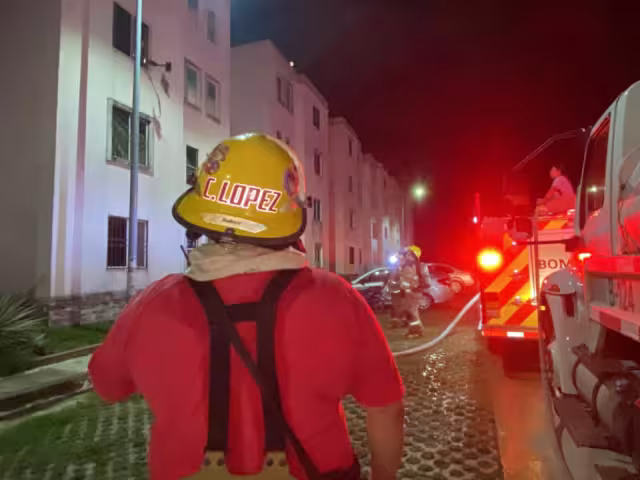 Los bomberos atendieron y controlaron la situación de inmediato.