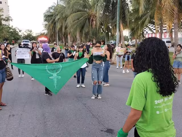 Marchan en Cancún en el marco del Día de Acción por la Despenalización del Aborto en América Latina