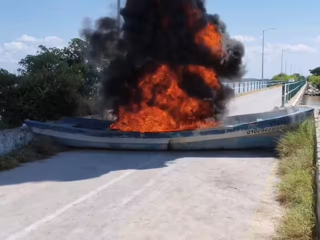 Pescadores de Isla Arena derriban lancha con compresora usada por buzos foráneos.