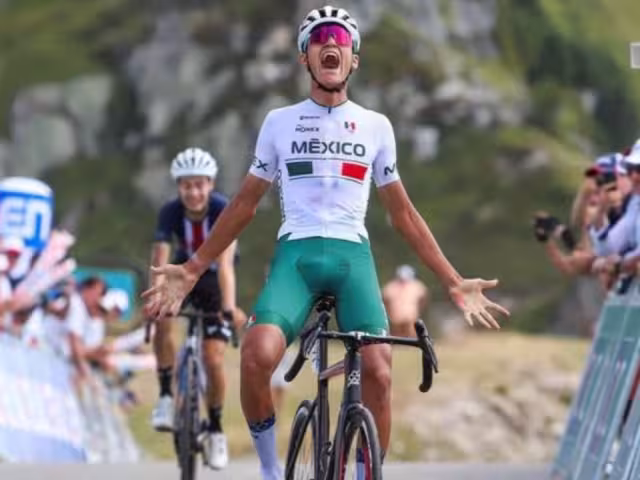 Isaac del Toro lo vuelve a hacer y ahora conquistó La Clàssica de les Terres de l’Ebre en España.