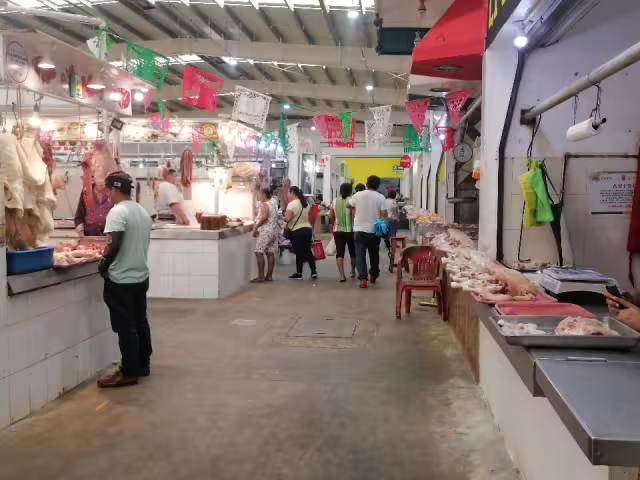 Los comerciantes han reportado que sus ventas se han reducido hasta en un 50 por ciento.