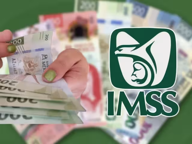 Algunos pensionados del IMSS podrían recibir la de Adultos Mayores de 65 años.