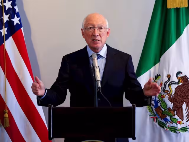 Ken Salazas, Embajador de Estados Unidos en México 
