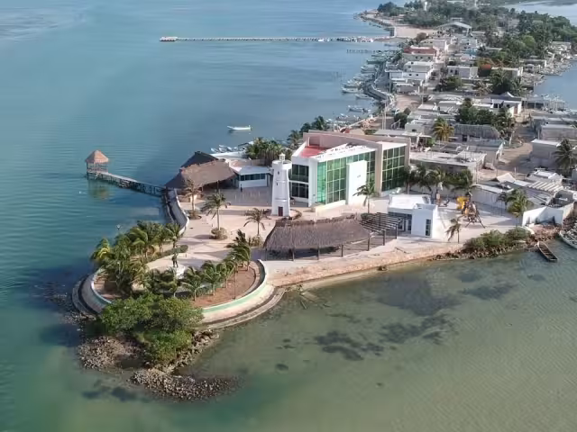 Pobladores de Celestún presuntamente venden terrenos federales