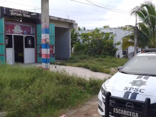 Víctor Manuel Valencia Félix, alias El Choki, fue herido de bala en su barbería en la colonia Benito Juárez