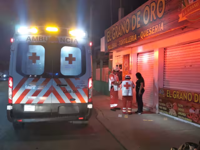 La Cruz Roja y autoridades municipales acudieron a un domicilio en la Colonia Salitral por una lesión de arma blanca