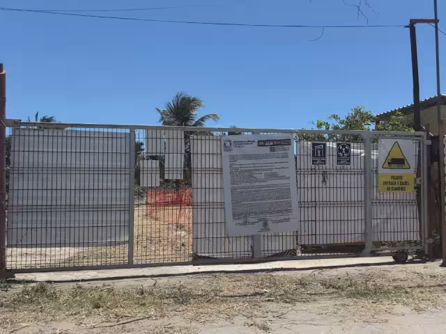 Trabajadores foráneos amenazan empleos locales en obra de Walmart