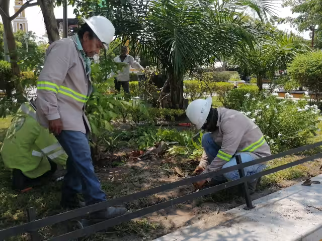 Obligatorio permitir descansos: nueva Ley Silla protege a trabajadores de pie