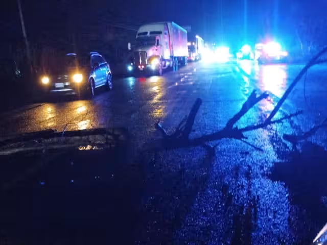 Pobladores de Nuevo Progreso iniciaron el bloqueo en la carretera federal.