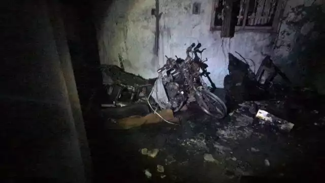 Un incendio por cortocircuito consumió por completo un cuarto en la colonia Cuauhtémoc.