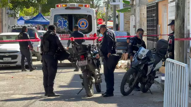 Paramédicos intentan reanimar a mujer de 34 años sin éxito