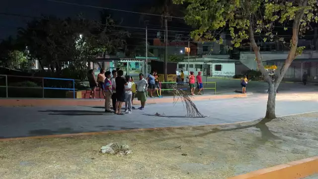 Habitantes de Santa Rita critican respuesta tardía de la CFE ante emergencia eléctrica