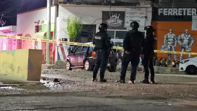 Un adulto mayor murió dentro de la camioneta familiar en la colonia Polvorín, Campeche.