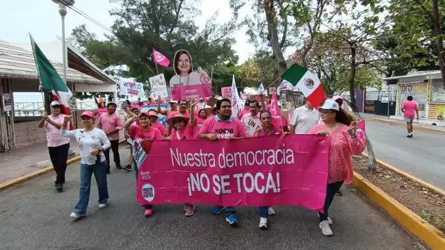 Poco más de cien personas acudieron a la marcha