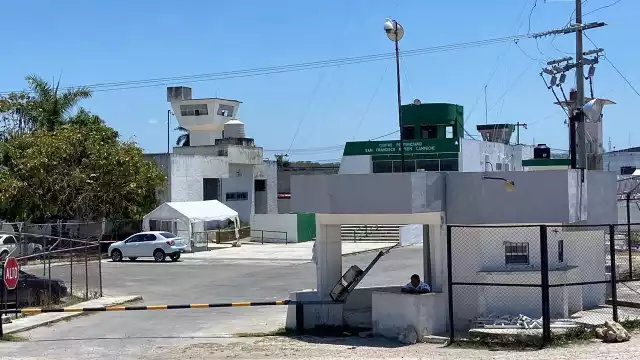 Fernando “N”, reo del penal de San Francisco Kobén, intentó escapar al saltar de un vehículo en movimiento.

