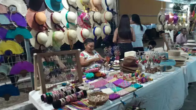 Venta de sombreros en Bécal cae por competencia desleal