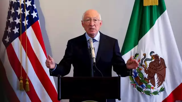 Ken Salazas, Embajador de Estados Unidos en México 
