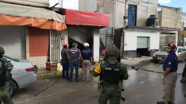 Durante las primeras horas del sábado, un incendio devastador destruyó una tienda de ropa y novedades en Tulum