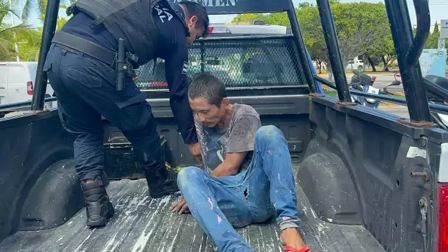 Capturan a dos presuntos ladrones mientras saqueaban vivienda