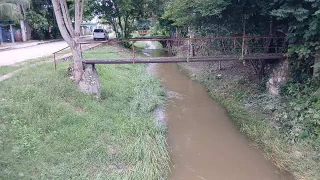 Baja el nivel del agua y se disipa el temor a inundaciones en Escárcega