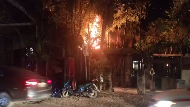 Cuerpos de emergencia y bomberos lograron apagar el siniestro evitando daños mayores