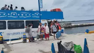 Comienza la evacuación voluntaria de la Isla de Holbox ante la aproximación del Huracán Milton, categoría 5