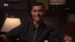 Cristiano  presumió  en su cuenta la placa de oro el mismo día que dio a conocer su canal.