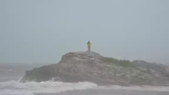 Las costas de Cancún permanecen cerradas