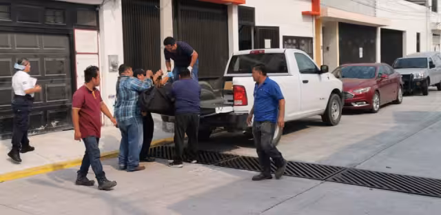 El cuerpo del hombre fue levantado por el Semefo para las investigaciones