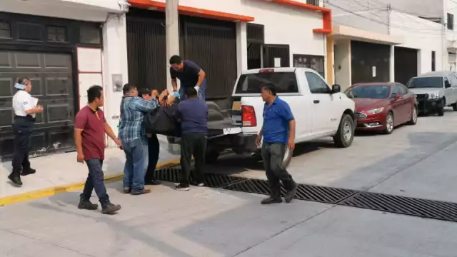 El cuerpo del hombre fue levantado por el Semefo para las investigaciones