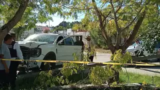 “Espejo de agua” provoca aparatoso choque en Campeche 