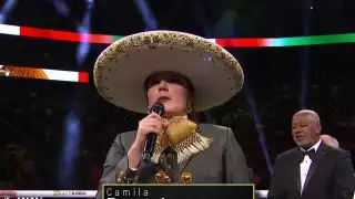 Canelo vs. Berlanga: Camila Fernández se equivoca en el Himno Nacional  