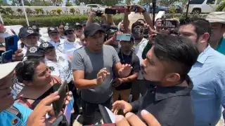 Policías de Campeche en paro exigen diálogo con el Congreso 