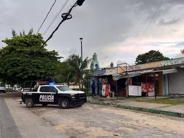 Sujetos le disparan a una mujer de 67 años dentro del mercado Chetumalito en Cancún