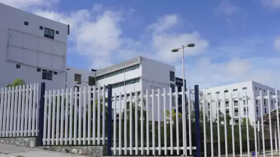 Alumnos de la Facultad de Ciencias Químico-Biológicas de la UAC han tomado clases sin luz ni agua desde agosto