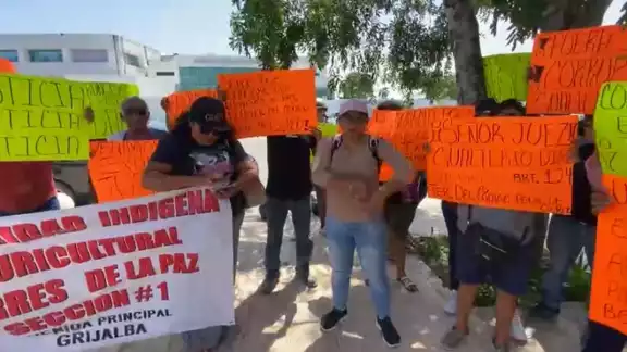Los vecinos exigen justicia ante la liberación de los extorsionadores.
