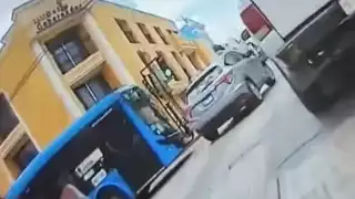 Una unidad de Va y Ven de la ruta aeropuerto ignoró el alto e impactó a una camioneta