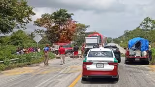 Habitantes de San José cierran carretera Escárcega–Chetumal