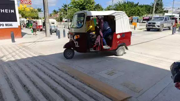 Conductores de pochimóviles amenazan con deshacer acuerdo de horario con taxistas