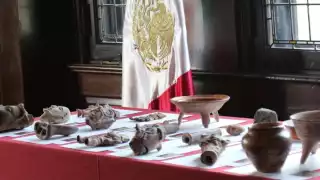 Repatrian a México 20 Piezas arqueológicas desde Estados Unidos, incluyendo una vasija maya clásica