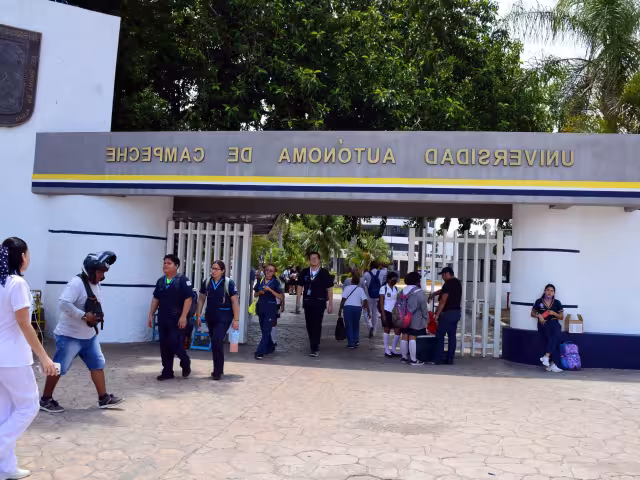 Cuentan con un total de 960 cupos en el nivel licenciatura de las áreas de la salud