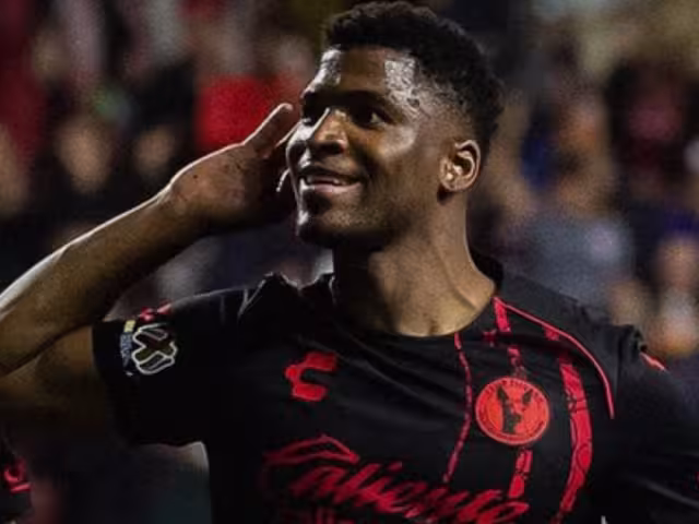 Sigue en directo el partido desde la frontera