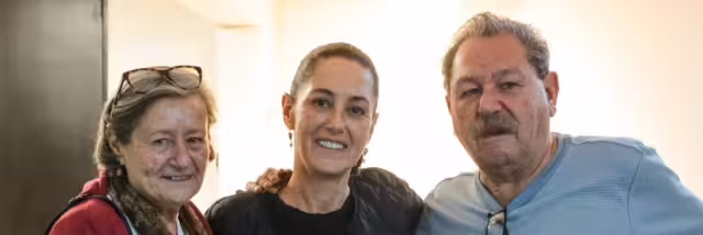 Claudia Sheinbaum junto a Paloma Sainz y Paco Taibo II