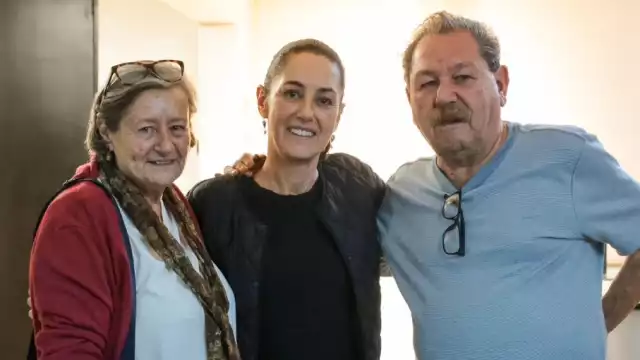 Claudia Sheinbaum junto a Paloma Sainz y Paco Taibo II