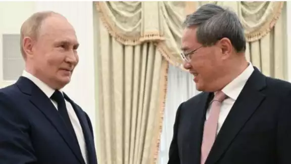 Vladimir Putin, presidente de Rusia y Li Qiang, primer ministro de China