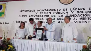 Reconocimiento a una vida de servicio: Vicente Canul Balam recibe la medalla al mérito ciudadano “Terencio Tah Quetzal” en Quintana Roo