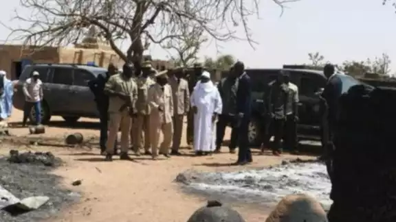 Un ataque de rebeldes extremistas en Mali, dejó saldo de 21 personas muertas durante la celebración de una boda